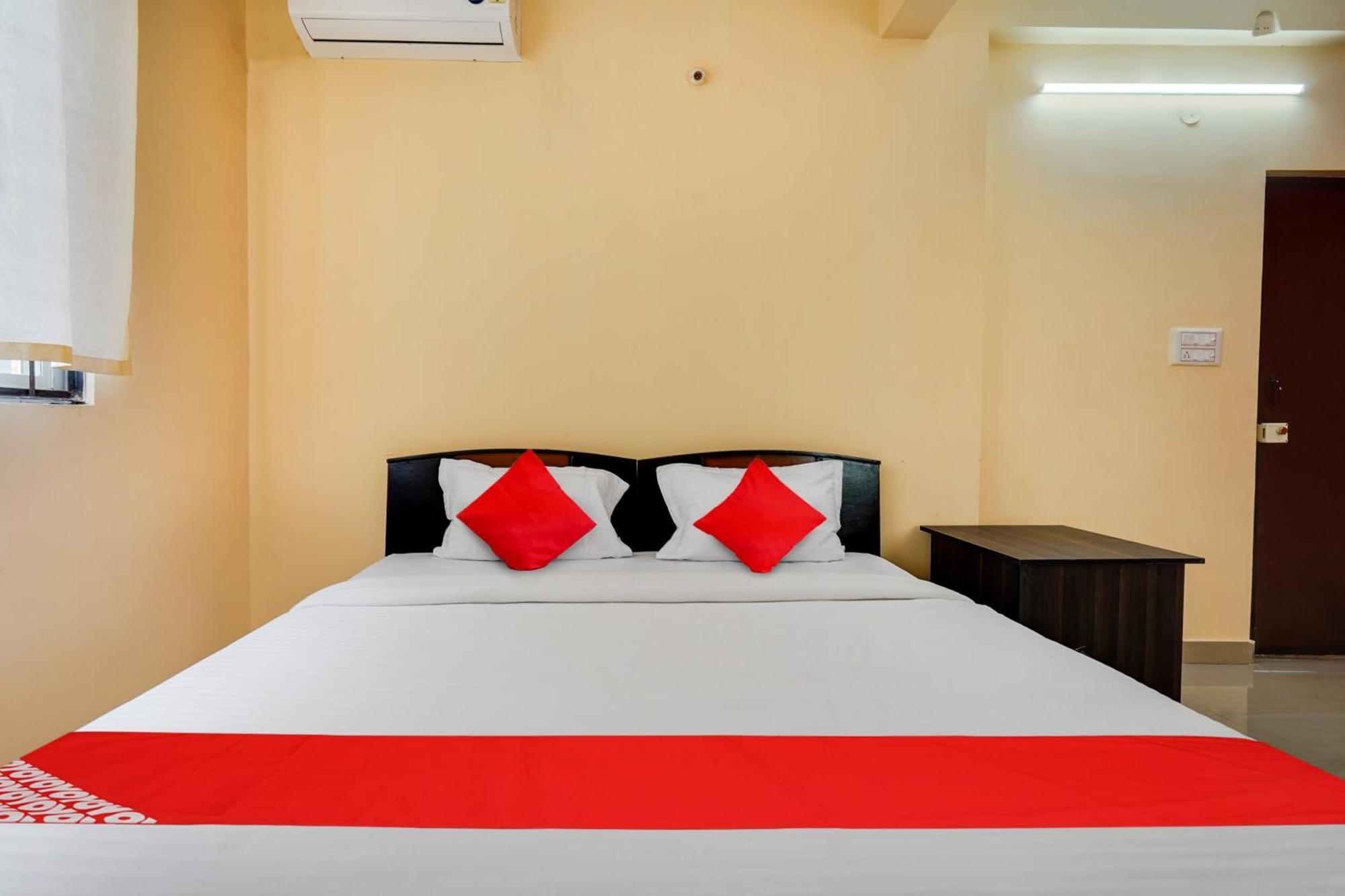 Oyo Flagship Lakshmana Hotel Bangalore Eksteriør billede